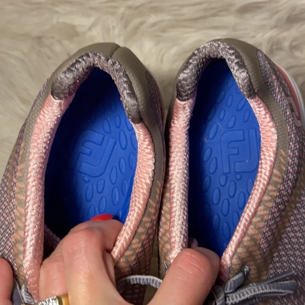 Like new Footjoy Pink Golf emPOWER Spikeless Shoe